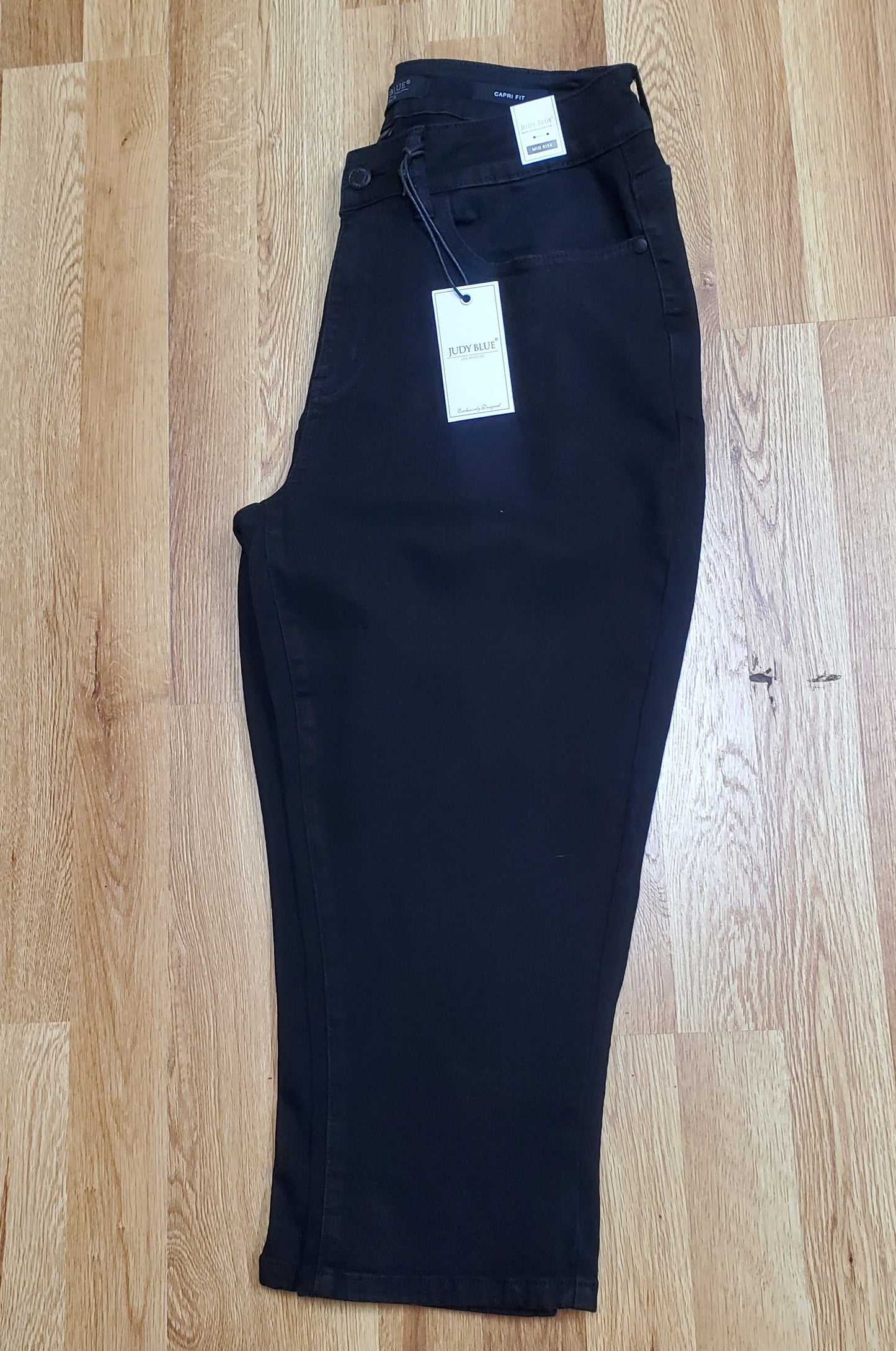Judy Blue Black Capri - Curvy